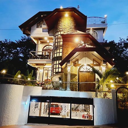 El Castillo Bed And Breakfast Angono Bagian luar foto