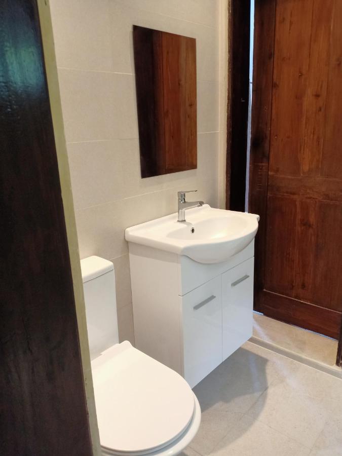 El Castillo Bed And Breakfast Angono Bagian luar foto
