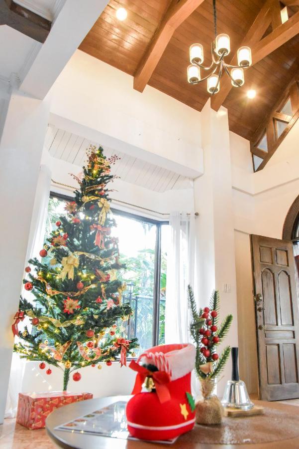 El Castillo Bed And Breakfast Angono Bagian luar foto