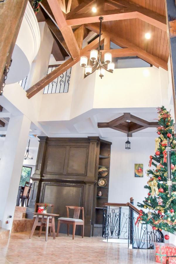El Castillo Bed And Breakfast Angono Bagian luar foto