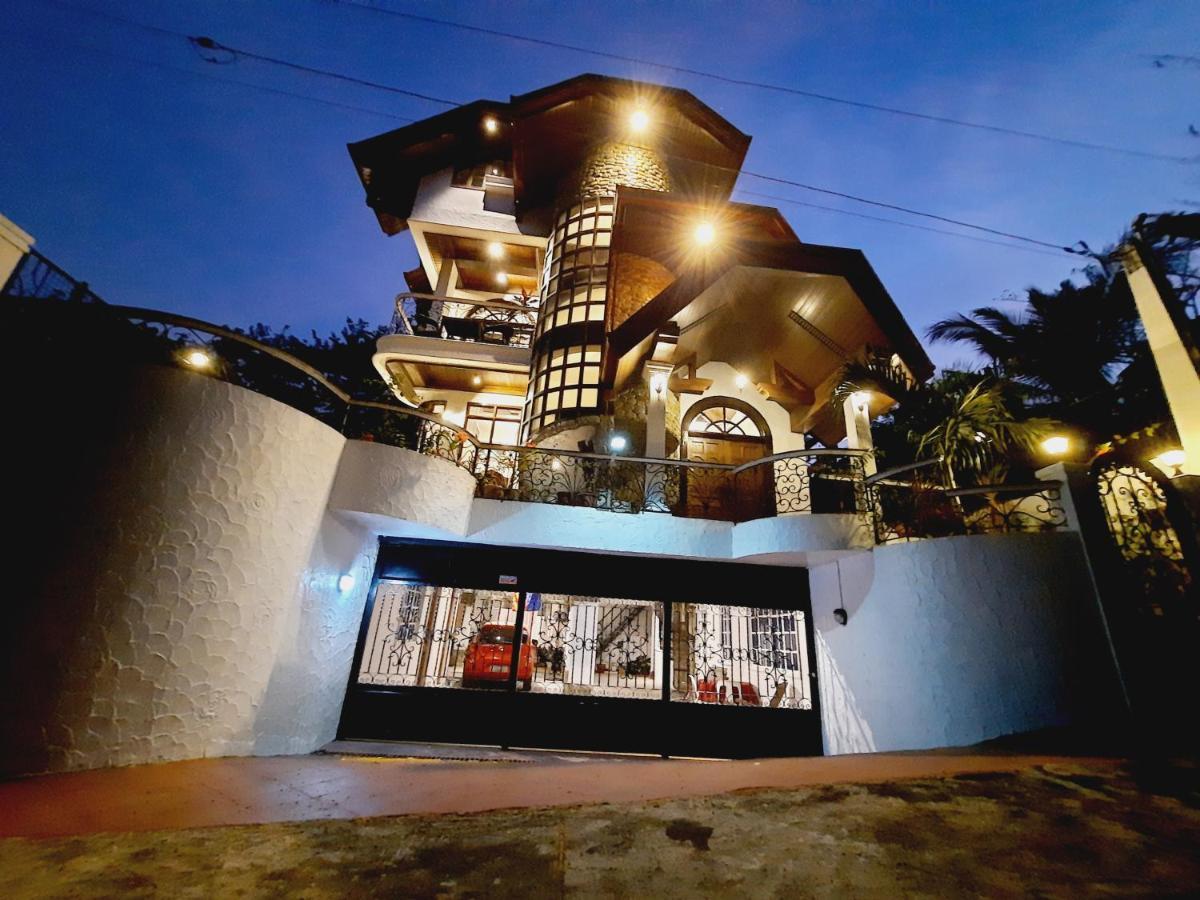 El Castillo Bed And Breakfast Angono Bagian luar foto