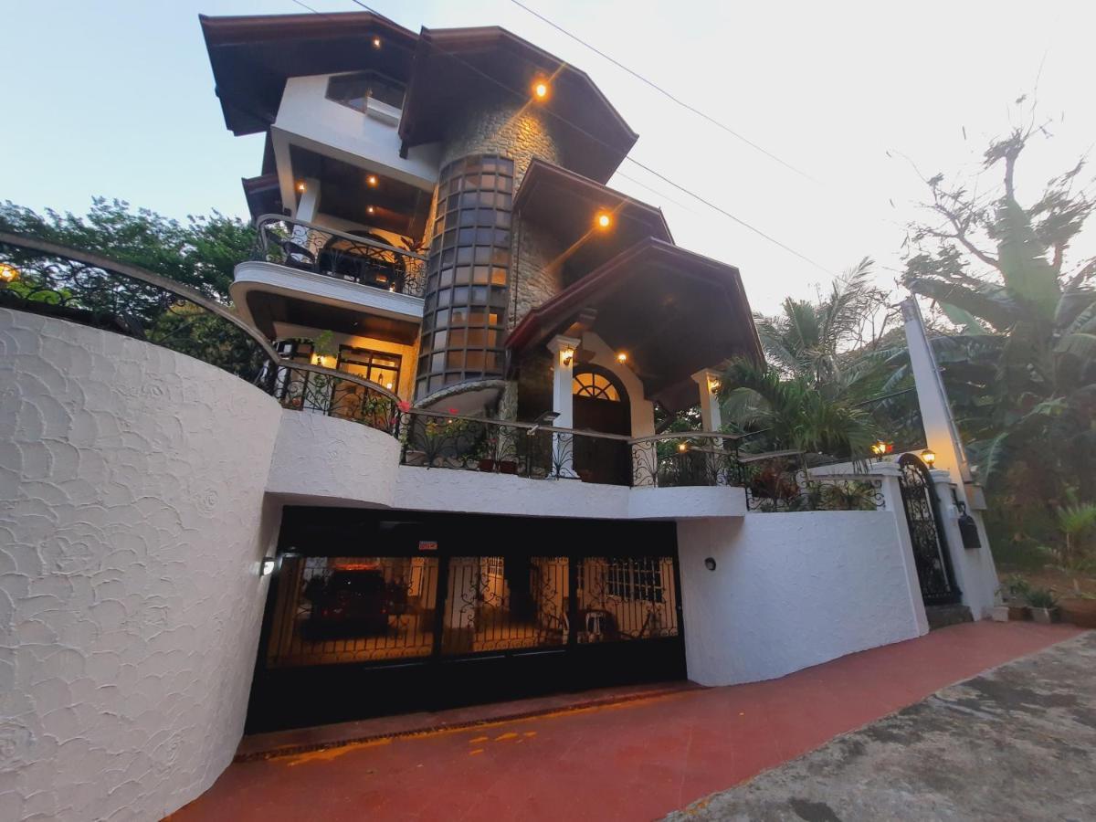 El Castillo Bed And Breakfast Angono Bagian luar foto