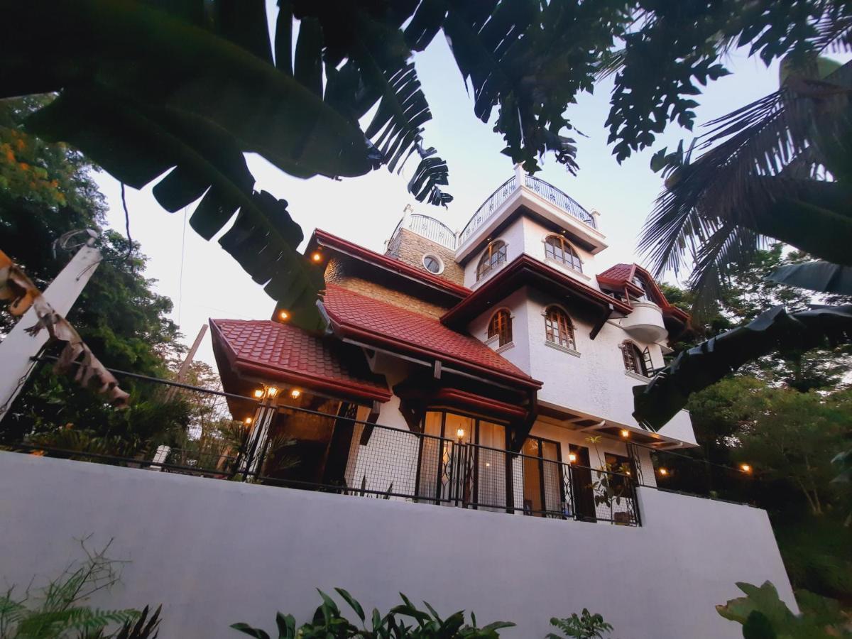 El Castillo Bed And Breakfast Angono Bagian luar foto