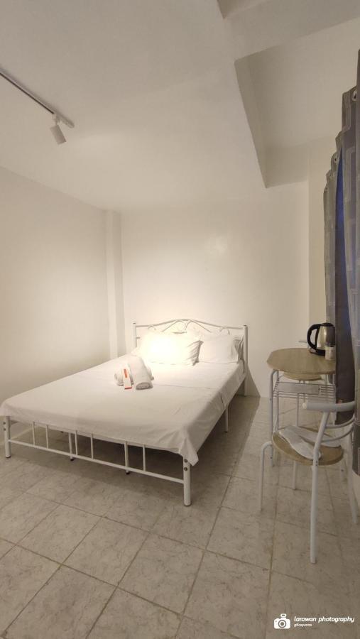 El Castillo Bed And Breakfast Angono Bagian luar foto