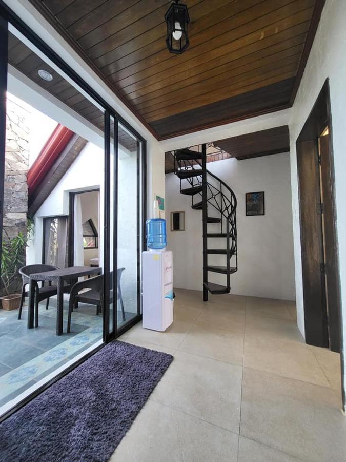 El Castillo Bed And Breakfast Angono Bagian luar foto