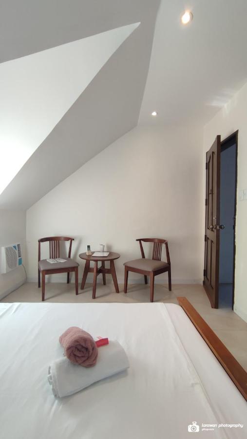 El Castillo Bed And Breakfast Angono Bagian luar foto
