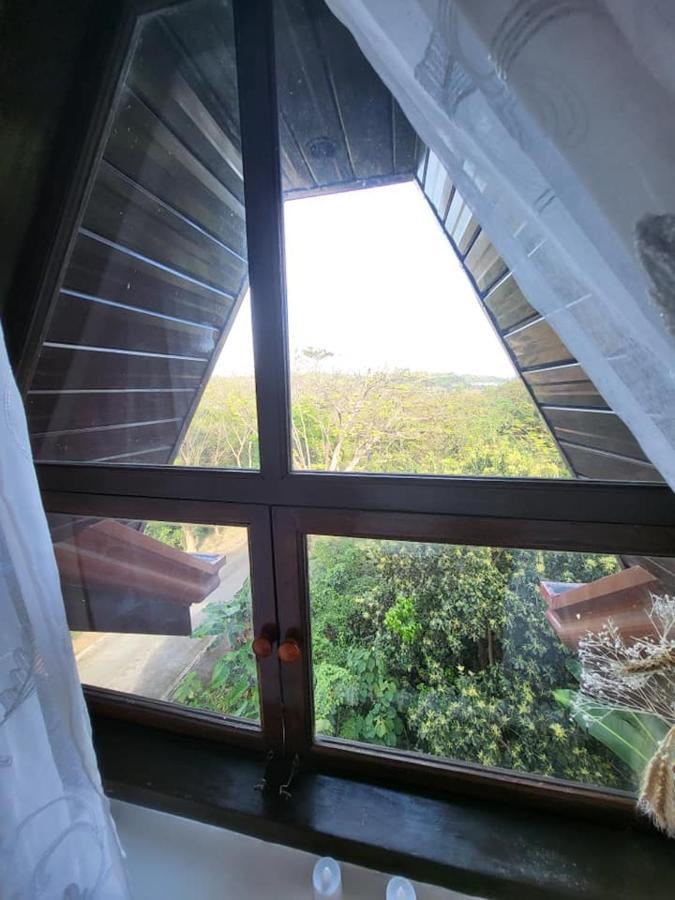 El Castillo Bed And Breakfast Angono Bagian luar foto