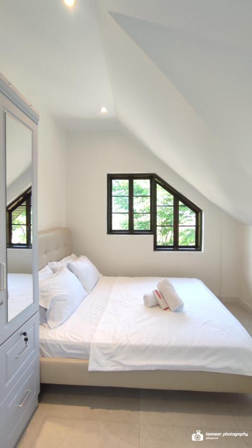 El Castillo Bed And Breakfast Angono Bagian luar foto