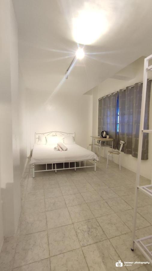 El Castillo Bed And Breakfast Angono Bagian luar foto