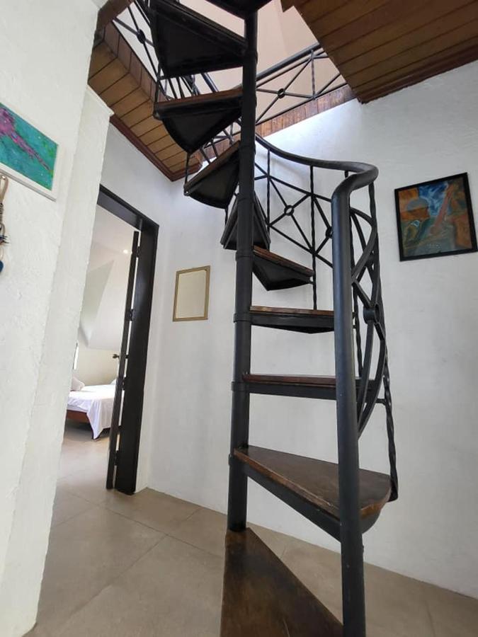 El Castillo Bed And Breakfast Angono Bagian luar foto